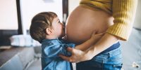 Bebê chutando na barriga: como estimulá-lo durante a gestação