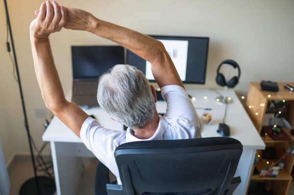 Risco ergonômico: o que é e como cuidar da postura no trabalho?