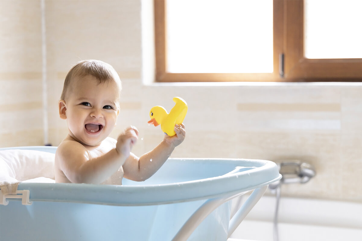 Banho em recém-nascido: saiba higienizar o bebê corretamente