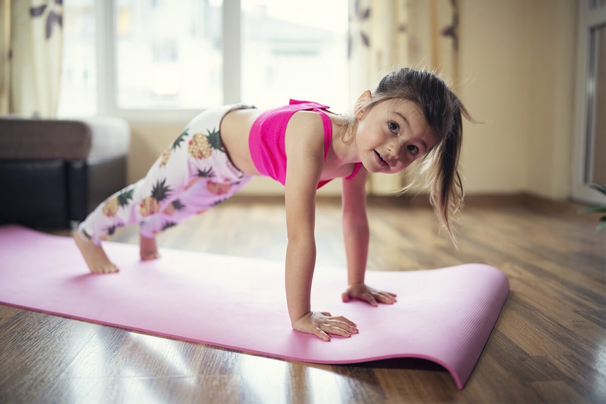 Yoga para crianças: os benefícios e como começar a prática