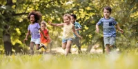 Descubra como estimular a atividade física infantil em cada idade