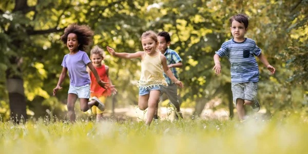 Descubra como estimular a atividade física infantil em cada idade