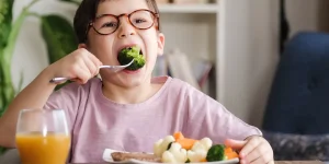 Pirâmide alimentar infantil: conheça as recomendações nutricionais