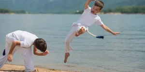 Capoeira infantil: conheça os benefícios da prática para as crianças