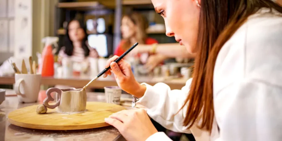 Cerâmica e argila: hobby criativo para fazer em família e com amigos