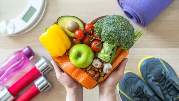 Ilustração de comida representando a saúde preventiva